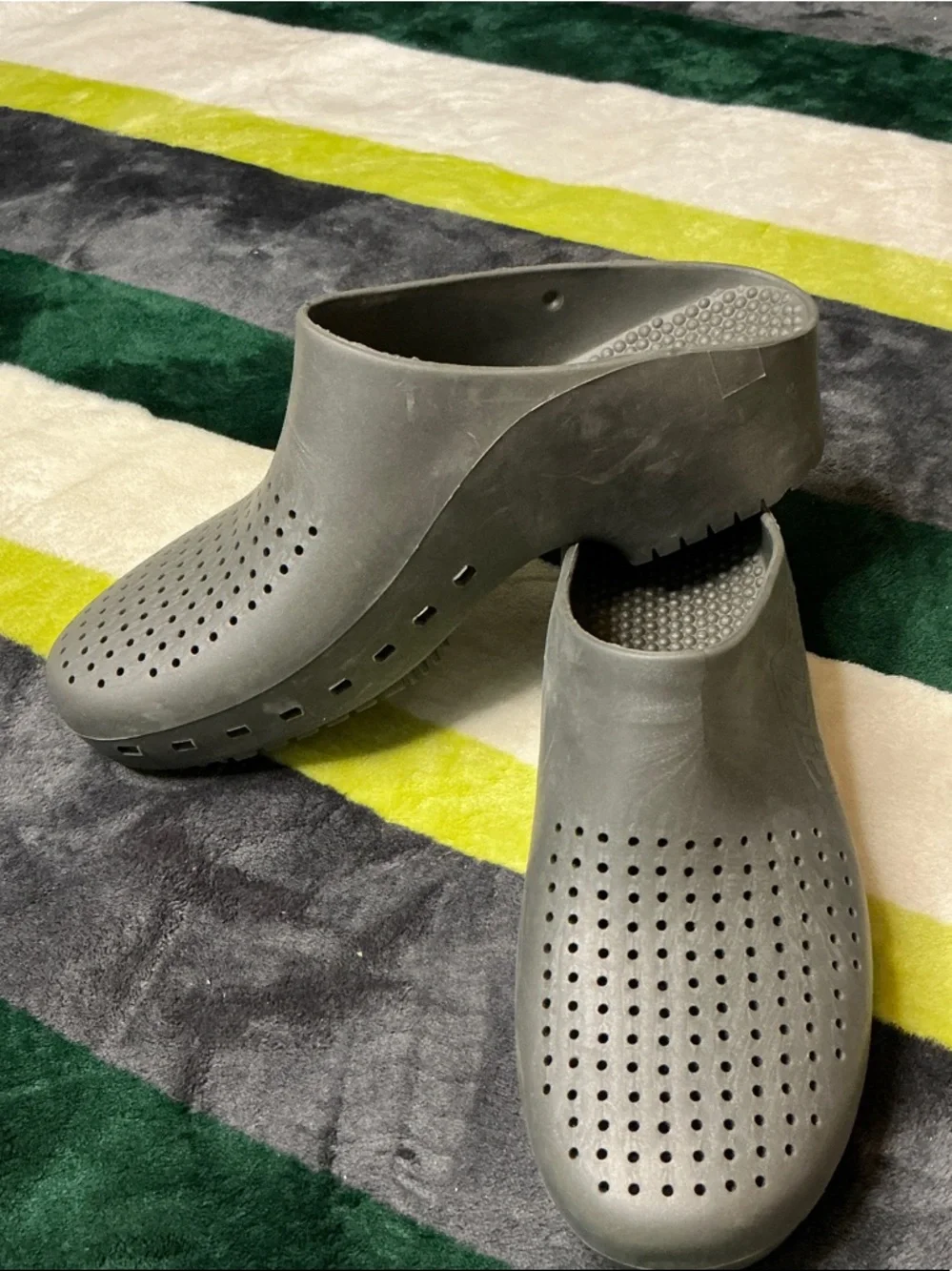 Men's Calzuro Professional Clogs with Holes Size 8-8 1/2-9 - Picture 10 of 12